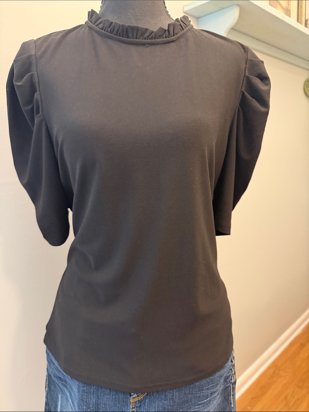 CeCe Black Ruffle Neck Puff Sleeve Short Sleeve Top